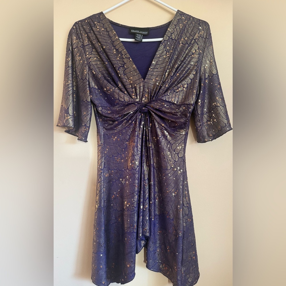 Frank Lyman Design Elegant Purple Top
Size 8 or Small